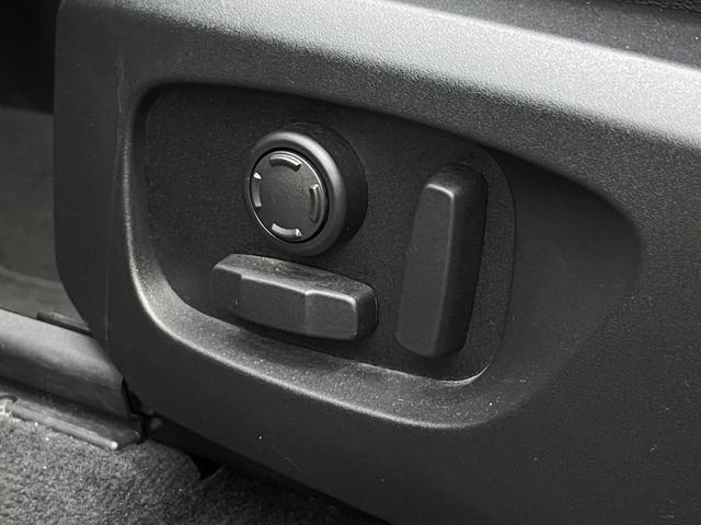 ディスカバリースポーツ ＨＳＥ　ブラックＰ　ドライバーＡ　黒革　　ＡＣＣ　　全周囲Ｃ　ＢＴ　フルセグ　ＡＣＣ　ＢＳＡ　ＬＫＡ　ステアリングＨ　Ａハイビーム　Ａライト　ＨＩＤ　Ｐシート　シートＨ　電動リアゲート　ＥＴＣ　取説　記録簿（30枚目）