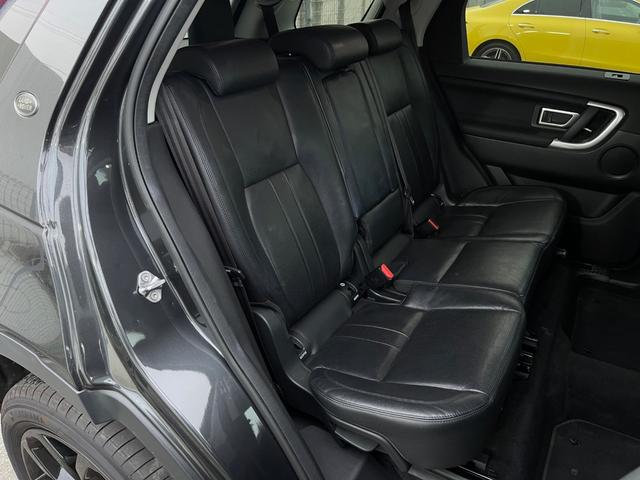 ディスカバリースポーツ ＨＳＥ　ブラックＰ　ドライバーＡ　黒革　　ＡＣＣ　　全周囲Ｃ　ＢＴ　フルセグ　ＡＣＣ　ＢＳＡ　ＬＫＡ　ステアリングＨ　Ａハイビーム　Ａライト　ＨＩＤ　Ｐシート　シートＨ　電動リアゲート　ＥＴＣ　取説　記録簿（36枚目）