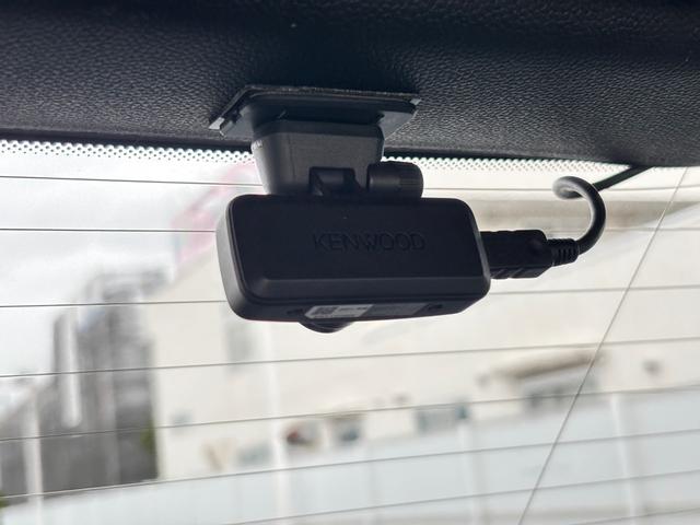 ＭＩＮＩ ワン　エッセンシャル・トリム　ＡＭ　ＦＭ　ＵＳＢ　Ｂｌｕｅｔｏｏｔｈ　オートライト　純正１５インチＡＷ　クルーズコントロール　フロアマット　前後ドライブレコーダーＬＥＤヘッドライト　取説　保証書　スペアキー（19枚目）