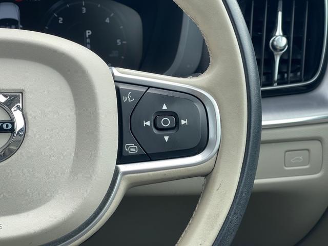 XC60 D4 AWD モーメンタム ワンオーナー 白革シートH 純正メモリナビフルセグBT AppleCarPlay 自動駐車 自動発車 衝突回避 CTA ACC アダプティブベンディングライト LKA BLIS(8枚目)