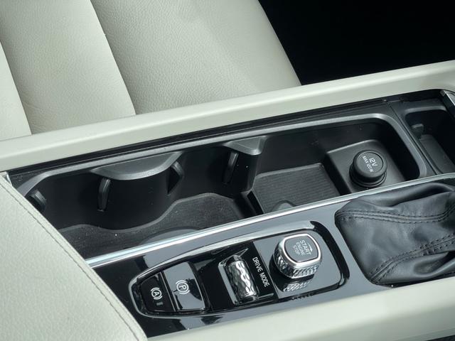 XC60 D4 AWD モーメンタム ワンオーナー 白革シートH 純正メモリナビフルセグBT AppleCarPlay 自動駐車 自動発車 衝突回避 CTA ACC アダプティブベンディングライト LKA BLIS(20枚目)