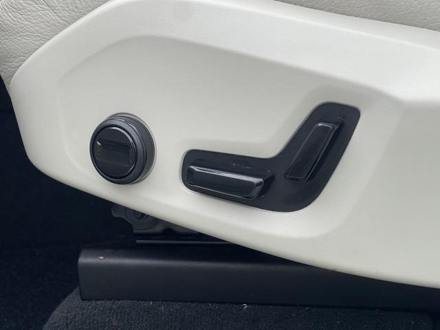 XC60 D4 AWD モーメンタム ワンオーナー 白革シートH 純正メモリナビフルセグBT AppleCarPlay 自動駐車 自動発車 衝突回避 CTA ACC アダプティブベンディングライト LKA BLIS(29枚目)