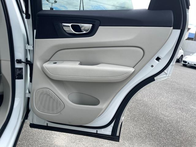 XC60 D4 AWD モーメンタム ワンオーナー 白革シートH 純正メモリナビフルセグBT AppleCarPlay 自動駐車 自動発車 衝突回避 CTA ACC アダプティブベンディングライト LKA BLIS(33枚目)