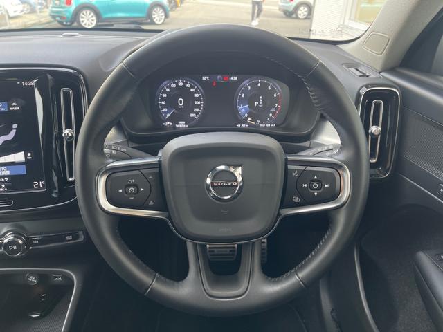 ＸＣ４０ Ｔ４　モメンタム　ＡＣＣ　パイロット・アシスト　ＬＫＡ　ＢＳ　ＢＬＩＳ　純正ＨＤＤナビ　フルセグＴＶ　ＢＴ　ＡｐｐｌｅＣａｒＰｌａｙ　ＡｎｄｏｒｏｉｄＡｕｔｏ　前席パワーシート　全方位カメラ　前後ドラレコ　ＥＴＣ２．０（6枚目）