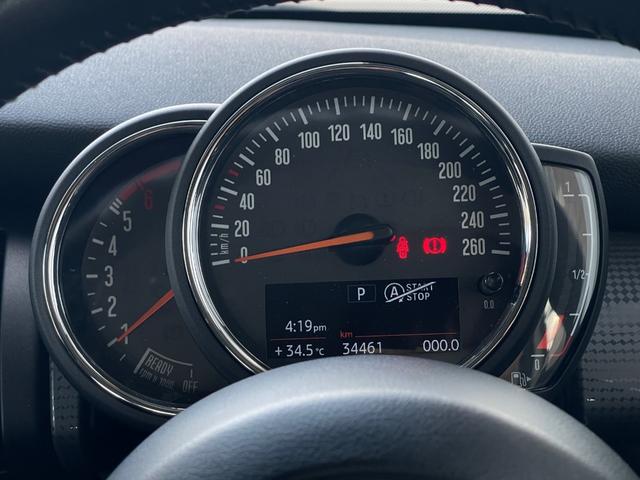 ＭＩＮＩ クーパーＤ　ユーザー買取車　黒革　シートＨ　純正ナビ　インテリジェントセーフティ　Ｂカメラ　Ｂｌｕｅｔｏｏｔｈ　ＥＴＣ　パークディスタンスコントロール　純正前後ドライブレコーダー　スマートキー（11枚目）