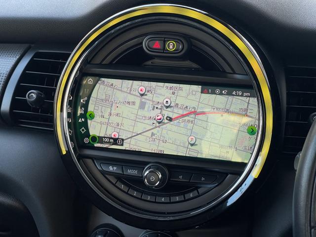 ＭＩＮＩ クーパーＤ　ユーザー買取車　黒革　シートＨ　純正ナビ　インテリジェントセーフティ　Ｂカメラ　Ｂｌｕｅｔｏｏｔｈ　ＥＴＣ　パークディスタンスコントロール　純正前後ドライブレコーダー　スマートキー（12枚目）