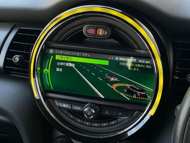 ＭＩＮＩ クーパーＤ　ユーザー買取車　黒革　シートＨ　純正ナビ　インテリジェントセーフティ　Ｂカメラ　Ｂｌｕｅｔｏｏｔｈ　ＥＴＣ　パークディスタンスコントロール　純正前後ドライブレコーダー　スマートキー（16枚目）