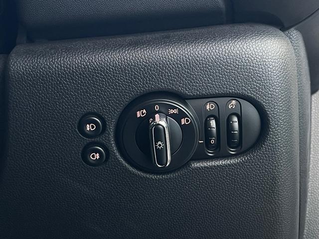 ＭＩＮＩ クーパーＤ　ユーザー買取車　黒革　シートＨ　純正ナビ　インテリジェントセーフティ　Ｂカメラ　Ｂｌｕｅｔｏｏｔｈ　ＥＴＣ　パークディスタンスコントロール　純正前後ドライブレコーダー　スマートキー（25枚目）
