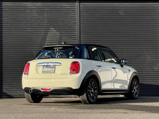 ＭＩＮＩ クーパーＤ　ユーザー買取車　黒革　シートＨ　純正ナビ　インテリジェントセーフティ　Ｂカメラ　Ｂｌｕｅｔｏｏｔｈ　ＥＴＣ　パークディスタンスコントロール　純正前後ドライブレコーダー　スマートキー（45枚目）