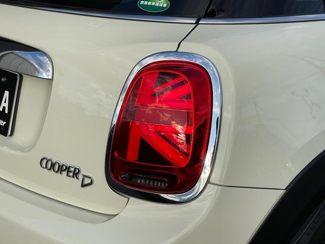 ＭＩＮＩ クーパーＤ　ユーザー買取車　黒革　シートＨ　純正ナビ　インテリジェントセーフティ　Ｂカメラ　Ｂｌｕｅｔｏｏｔｈ　ＥＴＣ　パークディスタンスコントロール　純正前後ドライブレコーダー　スマートキー（53枚目）