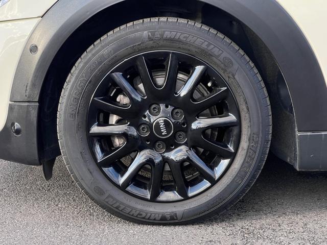 ＭＩＮＩ クーパーＤ　ユーザー買取車　黒革　シートＨ　純正ナビ　インテリジェントセーフティ　Ｂカメラ　Ｂｌｕｅｔｏｏｔｈ　ＥＴＣ　パークディスタンスコントロール　純正前後ドライブレコーダー　スマートキー（56枚目）