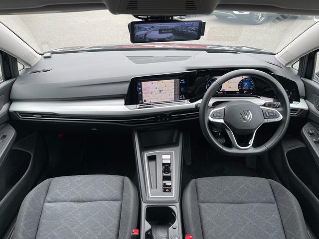 ゴルフヴァリアント ＴＤＩ　アクティブアドバンス　プラチナムエディション　ＤｉｓｃｏｖｅｒＰｒｏ　マトリＬＥＤ　Ｉ．ＱＬＩＧＨＴ　ＨＵＤ　ＡＣＣ　プリクラ　ＬＫＡ　Ｄコックピット　Ｂカメラ　前後ＰＤＣ　フルセグ　ＣａｒＰｌａｙ　ＡｎｄｒｏｉｄＡｕｔｏ　ＥＴＣ　純正１７ＡＷ（5枚目）