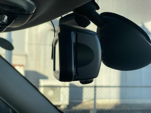 ＭＩＮＩ クーパー　クラブマン　ペッパーパッケージ　純正ＨＤＤナビ　Ｂｌｕｅｔｏｏｔｈ　バックカメラ　電動パーキングブレーキ　ミラー一体型ＥＴＣ　クルーズコントロール　ドライブレコーダー　ＬＥＤヘッドライト　フォグライト　保証書（23枚目）