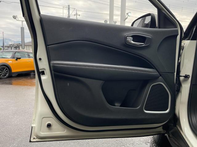 ＬＩＢＥＲＡＬＡは、輸入車選びの新たなスタイルを提案するインポート・セレクト・ブランドです。オーナー様となる方がクルマから直接感じる感性を第一にした、最良の一台との出会いをコーディネートいたします。