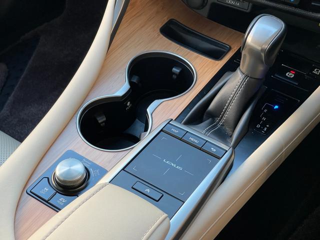 RX RX450hL 法人ワンオーナー  6人乗り  サンルーフ 全席シートH 前席ベンチレーション ステアリングH 純正メモリナビ フルセグTV BT USB ACC LKA BSM HUD ETC2.0  スペアキー(21枚目)