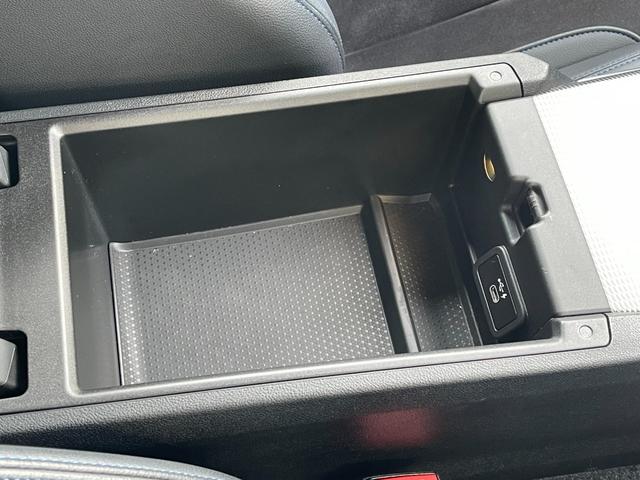 ３シリーズ ３２０ｉ　Ｍスポーツ　黒半革　前シートＨ　３６０カメラ　純正ＨＤＤナビ　ＣａｒＰｌａｙ　タッチ充電　ＡＣＣ　ＬＫＡ　ＢＳＡ　ＬＥＤヘッド　オートハイビーム　ミラー型ＥＴＣ　トランクリッド　スペアキー　純正１８インチＡＷ（22枚目）