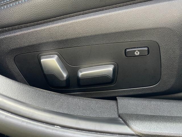 ３シリーズ ３２０ｉ　Ｍスポーツ　黒半革　前シートＨ　３６０カメラ　純正ＨＤＤナビ　ＣａｒＰｌａｙ　タッチ充電　ＡＣＣ　ＬＫＡ　ＢＳＡ　ＬＥＤヘッド　オートハイビーム　ミラー型ＥＴＣ　トランクリッド　スペアキー　純正１８インチＡＷ（26枚目）