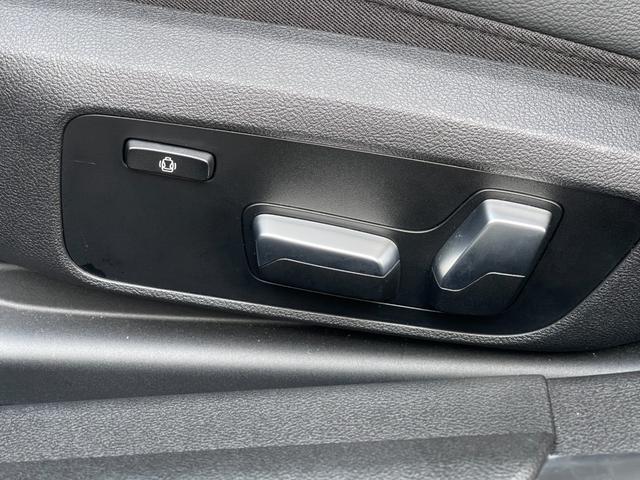 ３シリーズ ３２０ｉ　Ｍスポーツ　黒半革　前シートＨ　３６０カメラ　純正ＨＤＤナビ　ＣａｒＰｌａｙ　タッチ充電　ＡＣＣ　ＬＫＡ　ＢＳＡ　ＬＥＤヘッド　オートハイビーム　ミラー型ＥＴＣ　トランクリッド　スペアキー　純正１８インチＡＷ（27枚目）