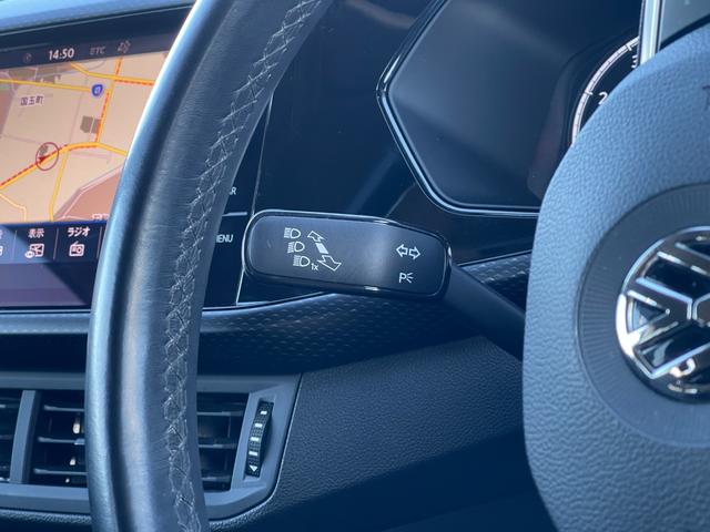 Ｔ－クロス ＴＳＩ　１ｓｔ　純正ナビ　フルセグＴＶ　ＡｐｐｌｅＣａｒＰｌａｙ　ＡｎｄｏｒｏｉｄｏＡｕｔｏ　Ｂｌｕｅｔｏｏｔｈ　バックカメラ　ＥＴＣ２．０　置くだけ充電　ＡＣＣ　オートライト　コーナーセンサー　ブラインドスポット（9枚目）