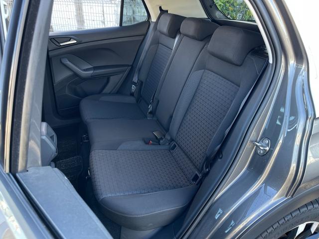 Ｔ－クロス ＴＳＩ　１ｓｔ　純正ナビ　フルセグＴＶ　ＡｐｐｌｅＣａｒＰｌａｙ　ＡｎｄｏｒｏｉｄｏＡｕｔｏ　Ｂｌｕｅｔｏｏｔｈ　バックカメラ　ＥＴＣ２．０　置くだけ充電　ＡＣＣ　オートライト　コーナーセンサー　ブラインドスポット（34枚目）