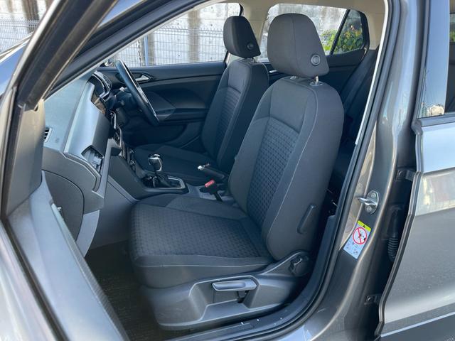 Ｔ－クロス ＴＳＩ　１ｓｔ　純正ナビ　フルセグＴＶ　ＡｐｐｌｅＣａｒＰｌａｙ　ＡｎｄｏｒｏｉｄｏＡｕｔｏ　Ｂｌｕｅｔｏｏｔｈ　バックカメラ　ＥＴＣ２．０　置くだけ充電　ＡＣＣ　オートライト　コーナーセンサー　ブラインドスポット（36枚目）