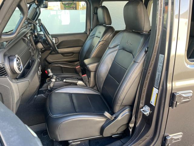 ジープ・ラングラーアンリミテッド サハラ ユーザー買取 BRUT 2SET ブロックタイヤ 純正AWあり 純正メモリナビ Bカメラ カープレイ ACC BSA BT LEDヘッドライト 黒革 シートヒーター スペアk 保証書(36枚目)