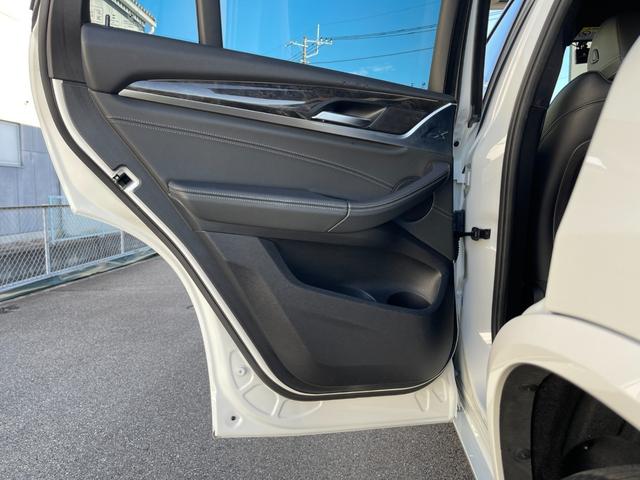 X4 xDrive 20d Mスポーツ ワンオーナー パノラマSR 黒革 ウッドトリム 純正ナビ フルセグ 全方位 BT PWシート シートH ETC ACC Aライト Aハイビーム フットオープナー Cセンサー LKA ブラインドスポット(38枚目)