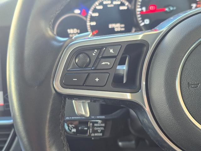 カイエン Ｓ　スポクロ　黒革　ＰＤＬＳ　ＰＡＳＭ　スパイダー２１ＡＷ　４ＺクライメントＣ　ＰＣＭナビ　ＡＣＣ　ＢＳＡ　ＬＫＡ　Ｐシート　シートＨ　３６０カメラ　カープレイ　前後ドラレコ　Ａハイビーム　Ｐバックドア（6枚目）