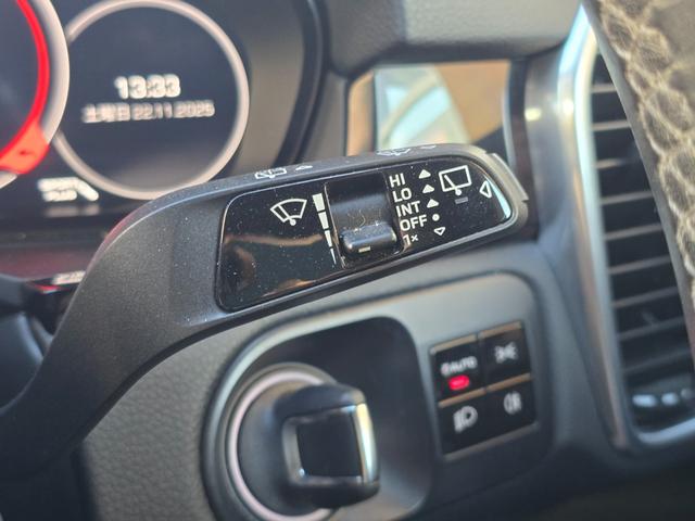 カイエン Ｓ　スポクロ　黒革　ＰＤＬＳ　ＰＡＳＭ　スパイダー２１ＡＷ　４ＺクライメントＣ　ＰＣＭナビ　ＡＣＣ　ＢＳＡ　ＬＫＡ　Ｐシート　シートＨ　３６０カメラ　カープレイ　前後ドラレコ　Ａハイビーム　Ｐバックドア（9枚目）