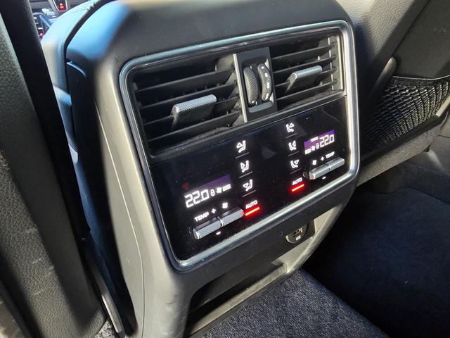 カイエン Ｓ　スポクロ　黒革　ＰＤＬＳ　ＰＡＳＭ　スパイダー２１ＡＷ　４ＺクライメントＣ　ＰＣＭナビ　ＡＣＣ　ＢＳＡ　ＬＫＡ　Ｐシート　シートＨ　３６０カメラ　カープレイ　前後ドラレコ　Ａハイビーム　Ｐバックドア（33枚目）