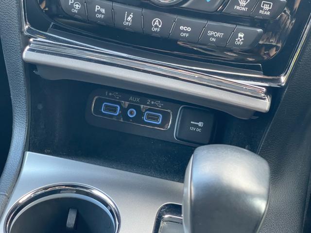 ジープ・グランドチェロキー リミテッド 後期 黒革 ACC 8.4UCナビ Bカメラ フルセグTV BT USB ステアリングH LKA BSA カープレイ HID Aライト シートH ベンチL エアサス Aブレーキアシスト 保証書(18枚目)