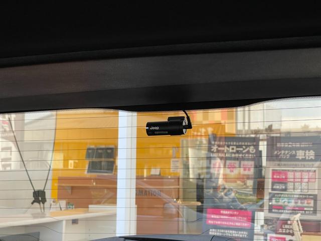 ジープ・グランドチェロキー リミテッド 後期 黒革 ACC 8.4UCナビ Bカメラ フルセグTV BT USB ステアリングH LKA BSA カープレイ HID Aライト シートH ベンチL エアサス Aブレーキアシスト 保証書(27枚目)