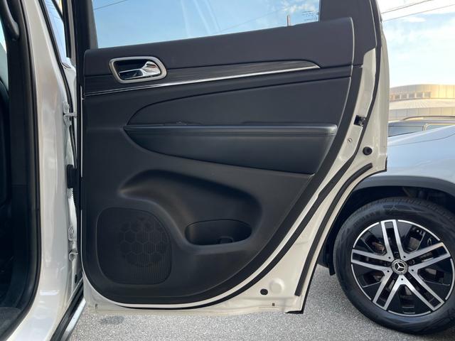 ジープ・グランドチェロキー リミテッド 後期 黒革 ACC 8.4UCナビ Bカメラ フルセグTV BT USB ステアリングH LKA BSA カープレイ HID Aライト シートH ベンチL エアサス Aブレーキアシスト 保証書(33枚目)