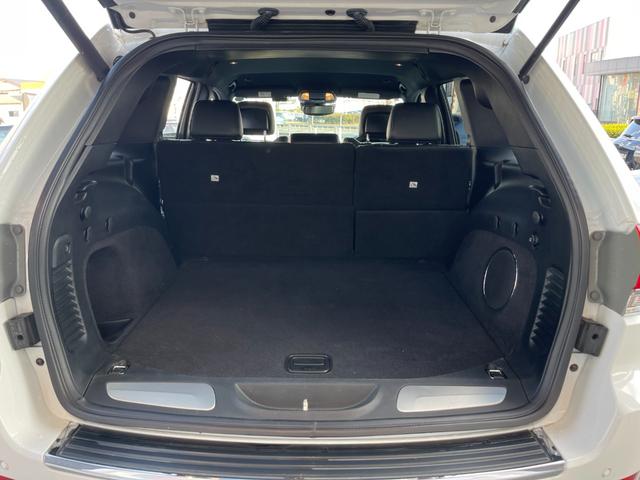 ジープ・グランドチェロキー リミテッド 後期 黒革 ACC 8.4UCナビ Bカメラ フルセグTV BT USB ステアリングH LKA BSA カープレイ HID Aライト シートH ベンチL エアサス Aブレーキアシスト 保証書(40枚目)