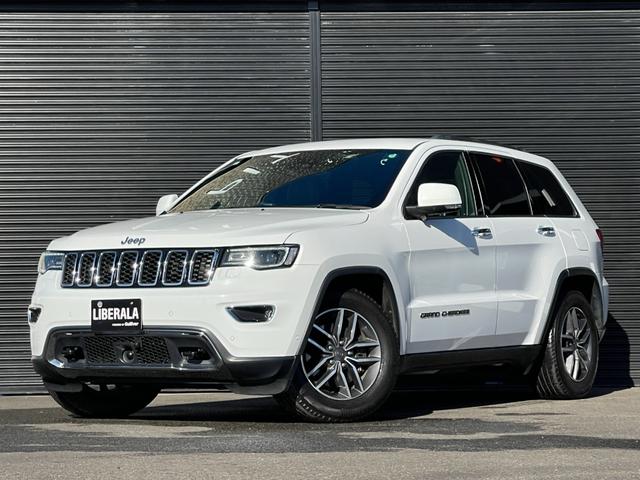 ジープ・グランドチェロキー リミテッド 後期 黒革 ACC 8.4UCナビ Bカメラ フルセグTV BT USB ステアリングH LKA BSA カープレイ HID Aライト シートH ベンチL エアサス Aブレーキアシスト 保証書(43枚目)