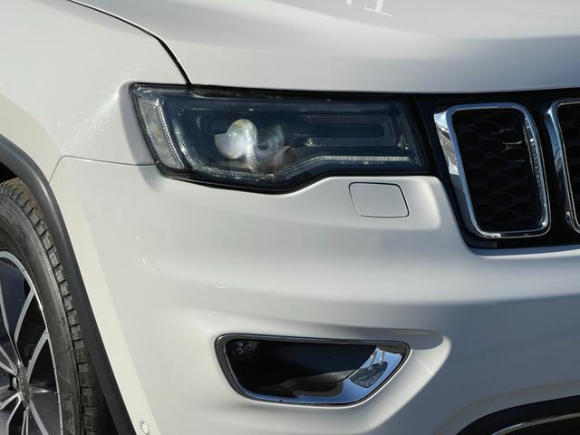 ジープ・グランドチェロキー リミテッド 後期 黒革 ACC 8.4UCナビ Bカメラ フルセグTV BT USB ステアリングH LKA BSA カープレイ HID Aライト シートH ベンチL エアサス Aブレーキアシスト 保証書(53枚目)