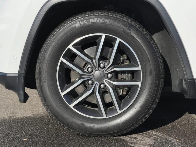 ジープ・グランドチェロキー リミテッド 後期 黒革 ACC 8.4UCナビ Bカメラ フルセグTV BT USB ステアリングH LKA BSA カープレイ HID Aライト シートH ベンチL エアサス Aブレーキアシスト 保証書(57枚目)