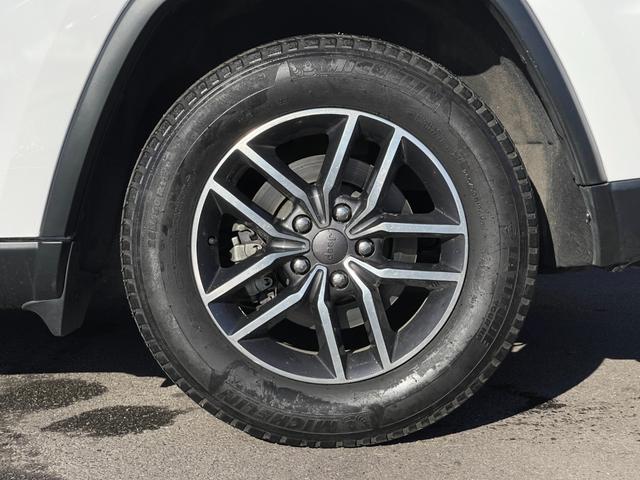 ジープ・グランドチェロキー リミテッド 後期 黒革 ACC 8.4UCナビ Bカメラ フルセグTV BT USB ステアリングH LKA BSA カープレイ HID Aライト シートH ベンチL エアサス Aブレーキアシスト 保証書(58枚目)