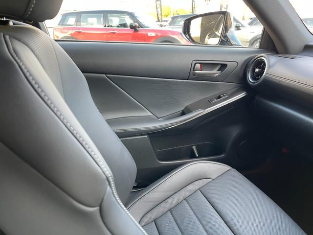 ＩＳ ＩＳ３００ｈ　Ｆスポーツ　純正１０．３メモリナビ　フルセグ　ＢＴ　黒革　シートＨ　ステアリングＨ　Ｐシート　ＬＥＤ　Ａライト　ＥＴＣ　ＡＣＣ　ＢＳＡ　ＬＫＡ　前後ドラレコ　純正１９ＡＷ　コーナーセンサー　保証書（27枚目）