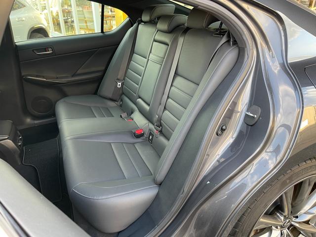 ＩＳ ＩＳ３００ｈ　Ｆスポーツ　純正１０．３メモリナビ　フルセグ　ＢＴ　黒革　シートＨ　ステアリングＨ　Ｐシート　ＬＥＤ　Ａライト　ＥＴＣ　ＡＣＣ　ＢＳＡ　ＬＫＡ　前後ドラレコ　純正１９ＡＷ　コーナーセンサー　保証書（36枚目）