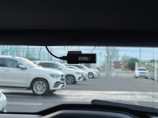 3シリーズ 320d xDriveツーリング Mスポーツ ワンオーナー パノラマSR 黒革シート シートH 純正HDDナビ 360カメラ カーブドディスプレイ AppleCarPlay AndroidAuto パワーBドア フットオープナー 純正18AW(31枚目)