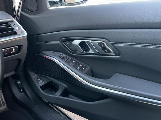 3シリーズ 320d xDriveツーリング Mスポーツ ワンオーナー パノラマSR 黒革シート シートH 純正HDDナビ 360カメラ カーブドディスプレイ AppleCarPlay AndroidAuto パワーBドア フットオープナー 純正18AW(32枚目)