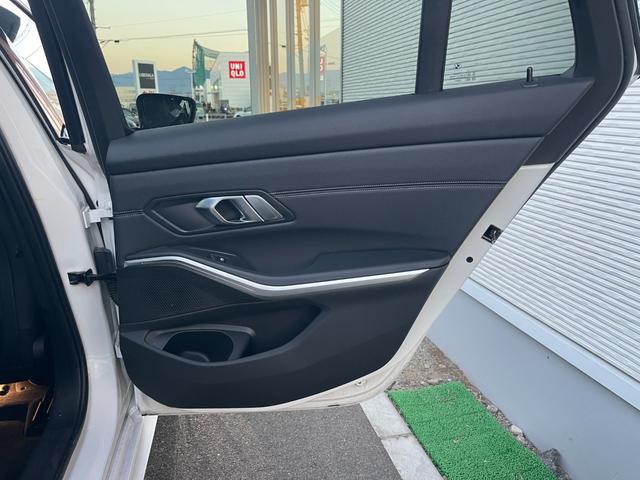 3シリーズ 320d xDriveツーリング Mスポーツ ワンオーナー パノラマSR 黒革シート シートH 純正HDDナビ 360カメラ カーブドディスプレイ AppleCarPlay AndroidAuto パワーBドア フットオープナー 純正18AW(37枚目)