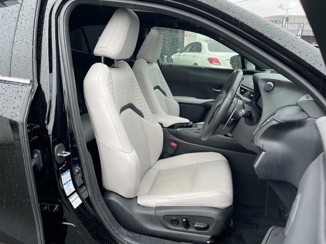 ＵＸ ＵＸ２５０ｈ　バージョンＣ　ＳＲ　白革　三眼ＬＥＤ　Ｐシート　シートＨ　ステアリングＨ　純正メモリナビ　Ｂカメラ　フルセグ　ＢＴ　ＬＥＤ　Ａハイビーム　プリクラッシュ　ＡＣＣ　ＢＳＡ　ＬＫＡ　純正ＡＷ　スペアＫ（32枚目）