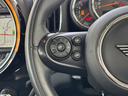 ＭＩＮＩ クーパーＤ　クロスオーバー　インテリジェントＳ　ペッパーＰ　純正ＨＤＤナビ　ＡＣＣ　衝突軽減Ｂ　アンビエントライト　Ｂカメラ　コンフォートＡ　オートライト　ＬＥＤヘッドライト　電動リアゲート　前後コーナーＣ　ＥＴＣ２．０（7枚目）