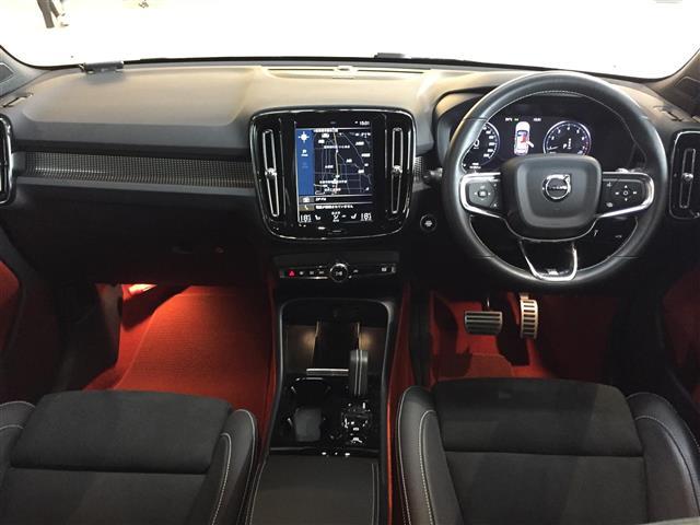 ＸＣ４０ Ｔ５　ＡＷＤ　Ｒデザイン　衝突軽減／ハーマンカードン／コーナリングライト／パークアシスト／アクティブベンディングライト／ＬＫＡ／道路標識／ＢＬＩＳ／ＡＣＣ／純正ナビ／全方位モニター／シートヒーター／パワーシート／フルセグ（3枚目）