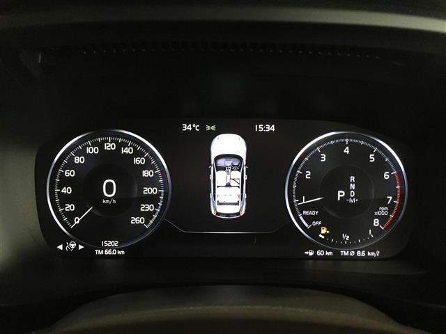 ＸＣ４０ Ｔ５　ＡＷＤ　Ｒデザイン　衝突軽減／ハーマンカードン／コーナリングライト／パークアシスト／アクティブベンディングライト／ＬＫＡ／道路標識／ＢＬＩＳ／ＡＣＣ／純正ナビ／全方位モニター／シートヒーター／パワーシート／フルセグ（4枚目）