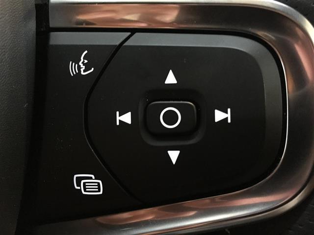 ＸＣ４０ Ｔ５　ＡＷＤ　Ｒデザイン　衝突軽減／ハーマンカードン／コーナリングライト／パークアシスト／アクティブベンディングライト／ＬＫＡ／道路標識／ＢＬＩＳ／ＡＣＣ／純正ナビ／全方位モニター／シートヒーター／パワーシート／フルセグ（12枚目）