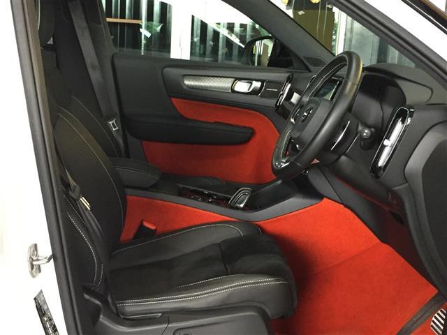 ＸＣ４０ Ｔ５　ＡＷＤ　Ｒデザイン　衝突軽減／ハーマンカードン／コーナリングライト／パークアシスト／アクティブベンディングライト／ＬＫＡ／道路標識／ＢＬＩＳ／ＡＣＣ／純正ナビ／全方位モニター／シートヒーター／パワーシート／フルセグ（14枚目）