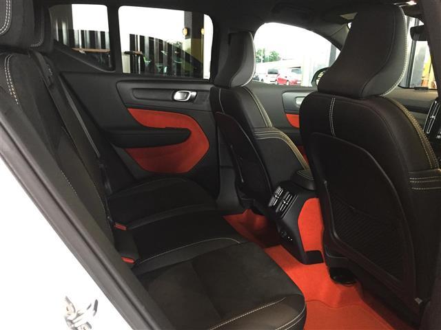 ＸＣ４０ Ｔ５　ＡＷＤ　Ｒデザイン　衝突軽減／ハーマンカードン／コーナリングライト／パークアシスト／アクティブベンディングライト／ＬＫＡ／道路標識／ＢＬＩＳ／ＡＣＣ／純正ナビ／全方位モニター／シートヒーター／パワーシート／フルセグ（16枚目）